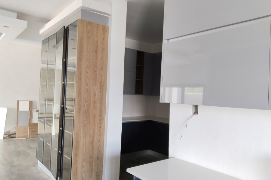 7 Bedroom Property for Sale in Gateway Manor North West